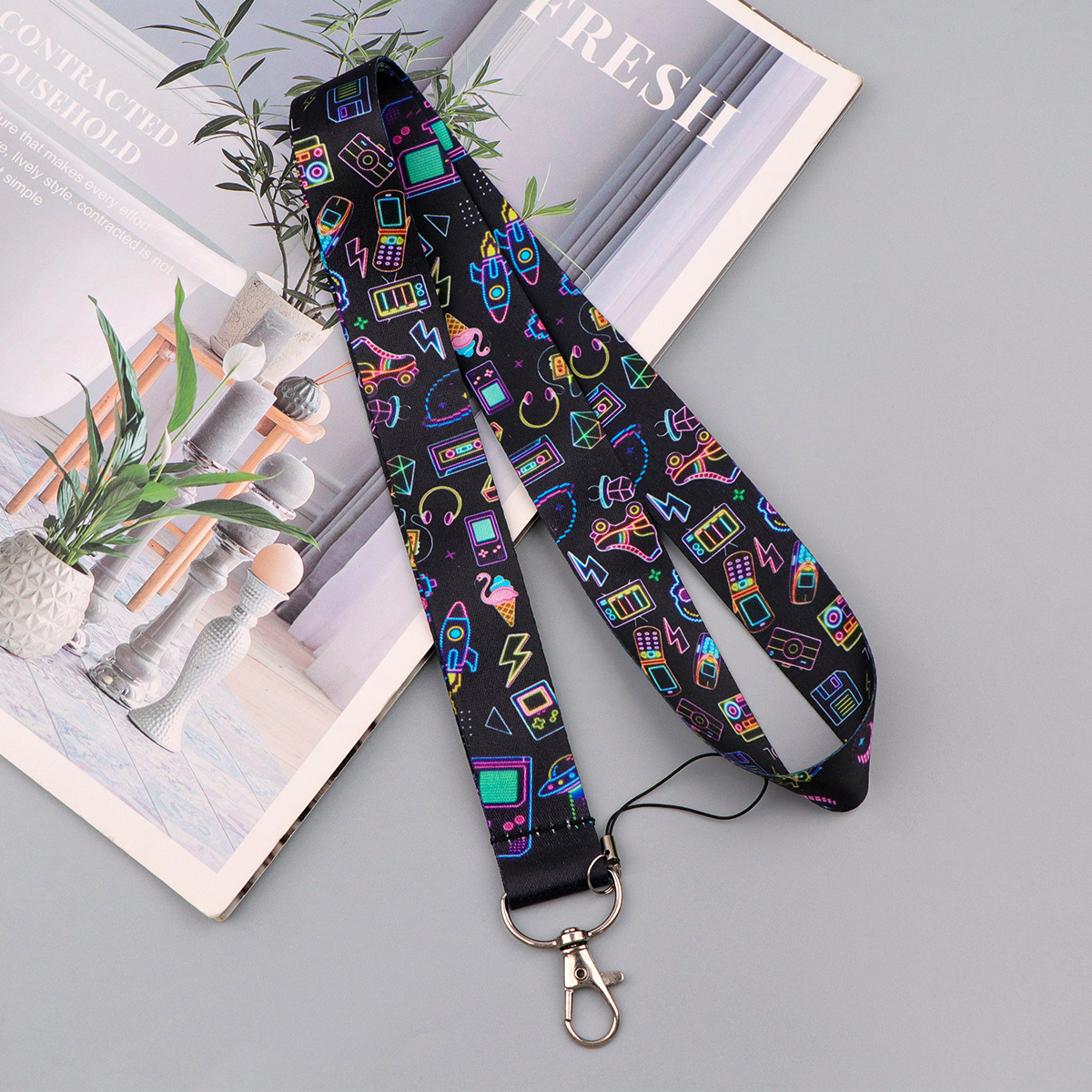 Neon 90s Retro Arcade Lanyard  - Retro Gaming Keychain recensione e prezzo