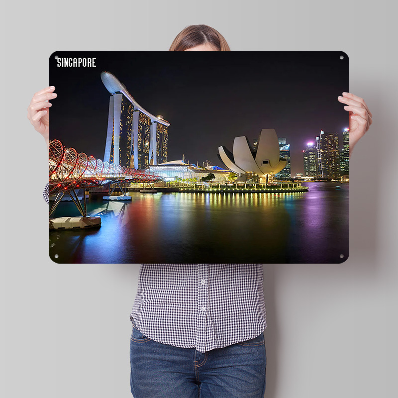 Singapore Skyline At Night Pos - Retro Gaming At recensione e prezzo