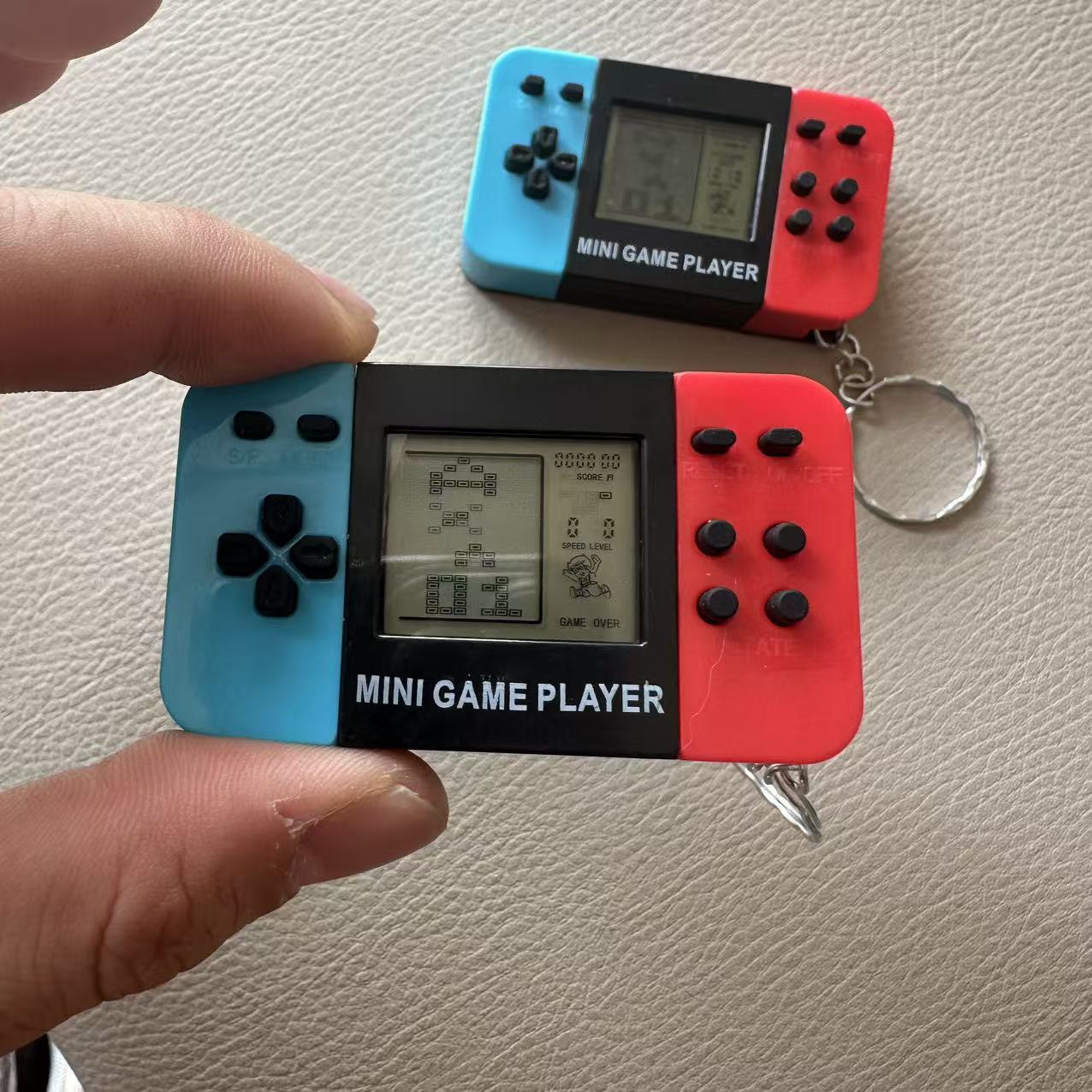 Handheld Electronic Tetris Gam - Retro Gaming Keychain recensione e prezzo