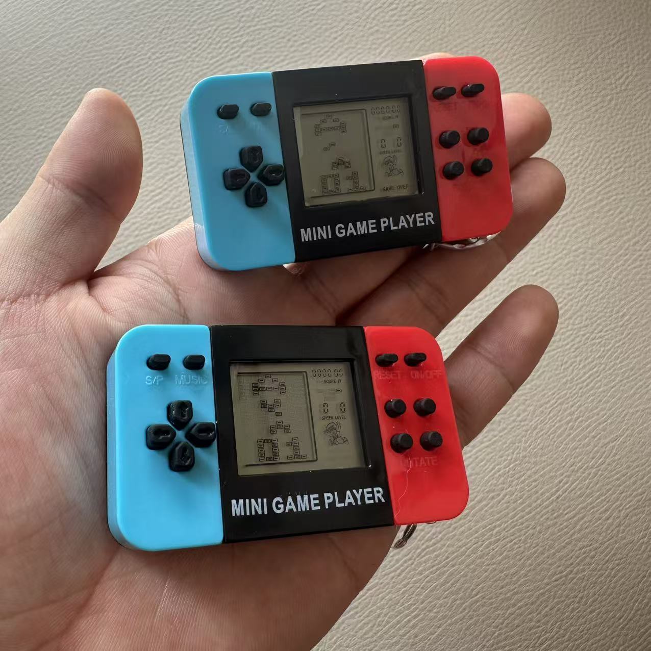 Handheld Electronic Tetris Gam - Retro Gaming Keychain recensione e prezzo