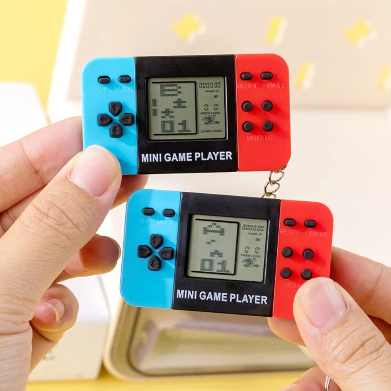 Retro Classic Tetris Game Hand - Retro Gaming Keychain recensione e prezzo