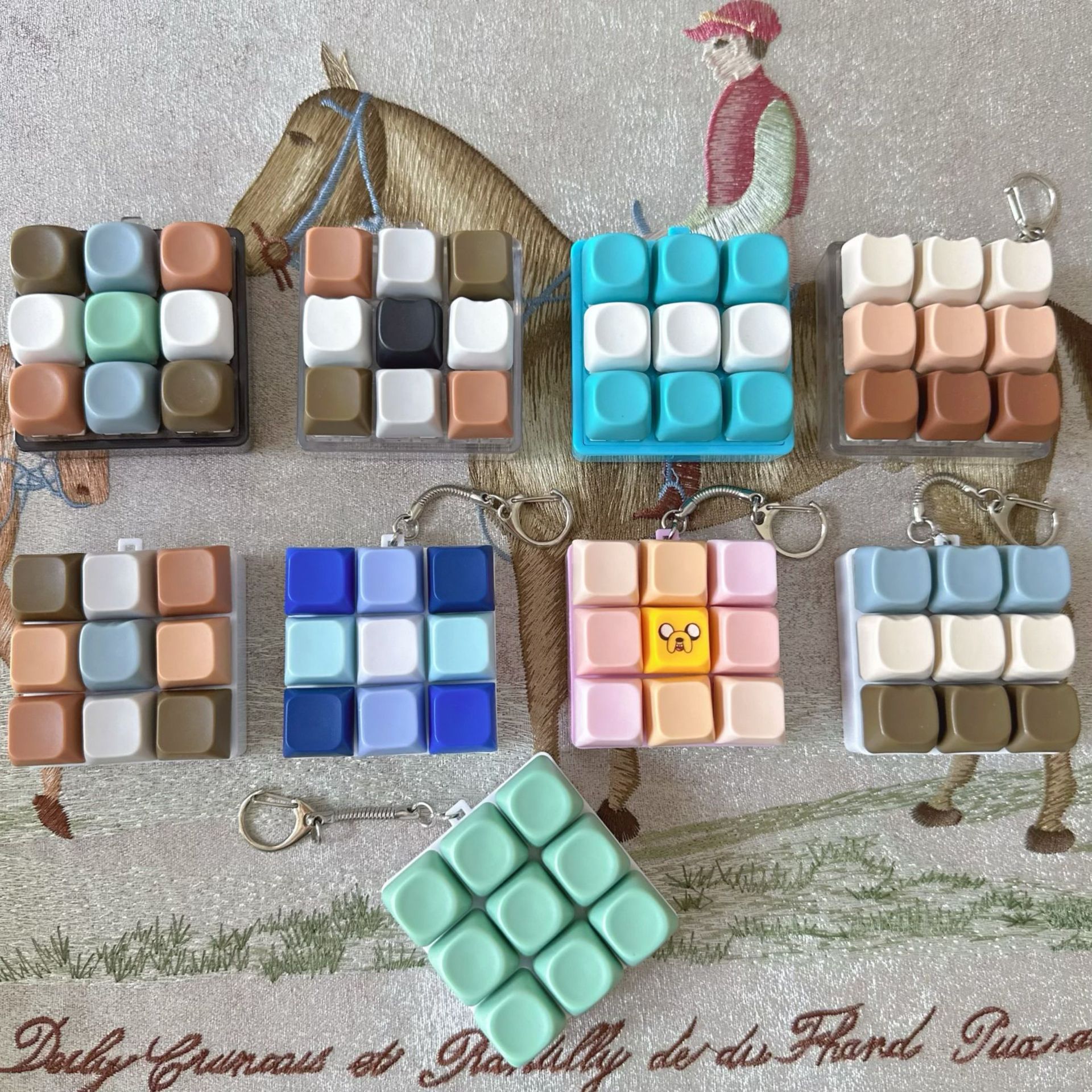 Tetris-Inspired 9-Key Fidget K - Retro Gaming Keychain recensione e prezzo