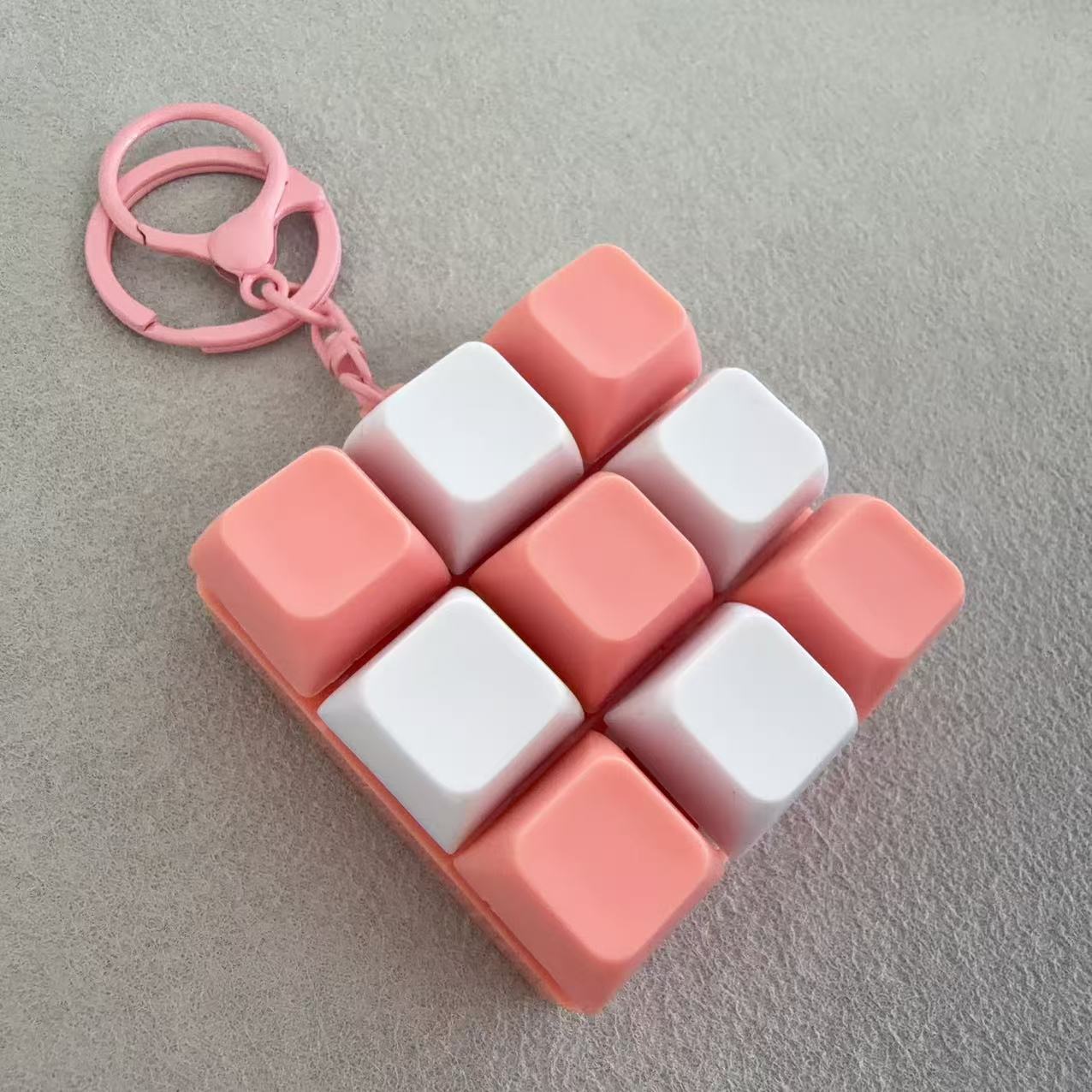 Tetris-Inspired 9-Key Fidget K - Retro Gaming Keychain recensione e prezzo